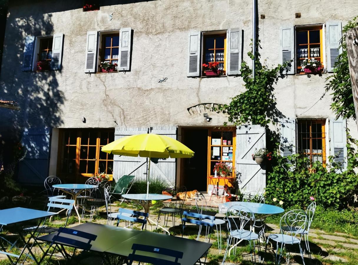 Gite D'Etape Auberge De L'Ardoisiere Jausiers Exterior photo