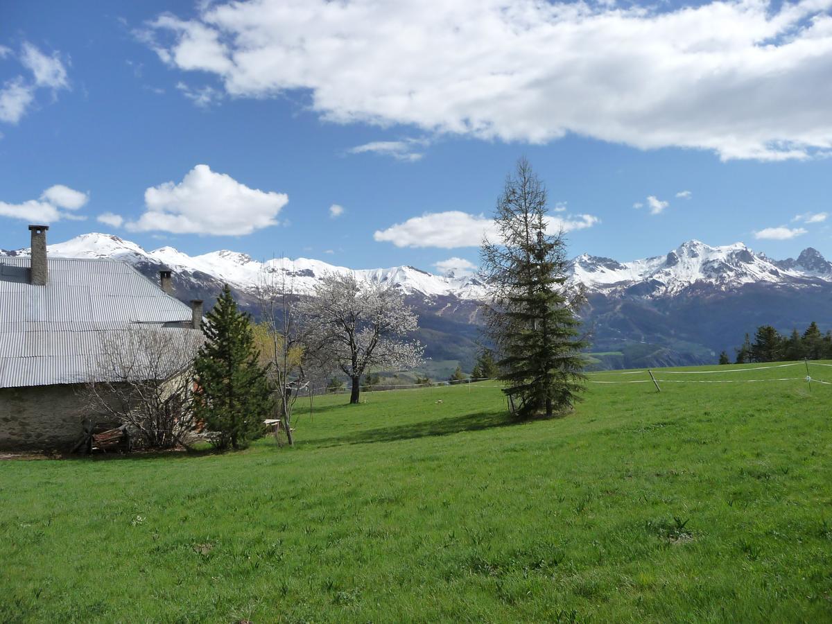 Gite D'Etape Auberge De L'Ardoisiere Jausiers Exterior photo