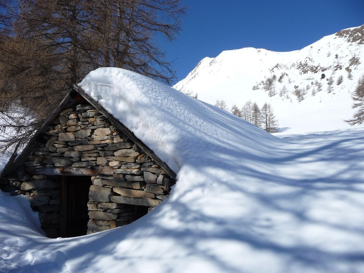 Gite D'Etape Auberge De L'Ardoisiere Jausiers Exterior photo